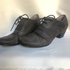Gray Lace Up Oxfords